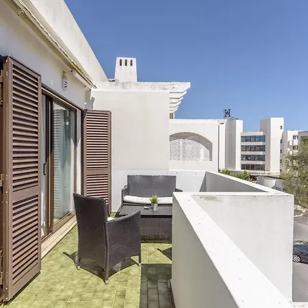 Apartamento Telhas Verdes
